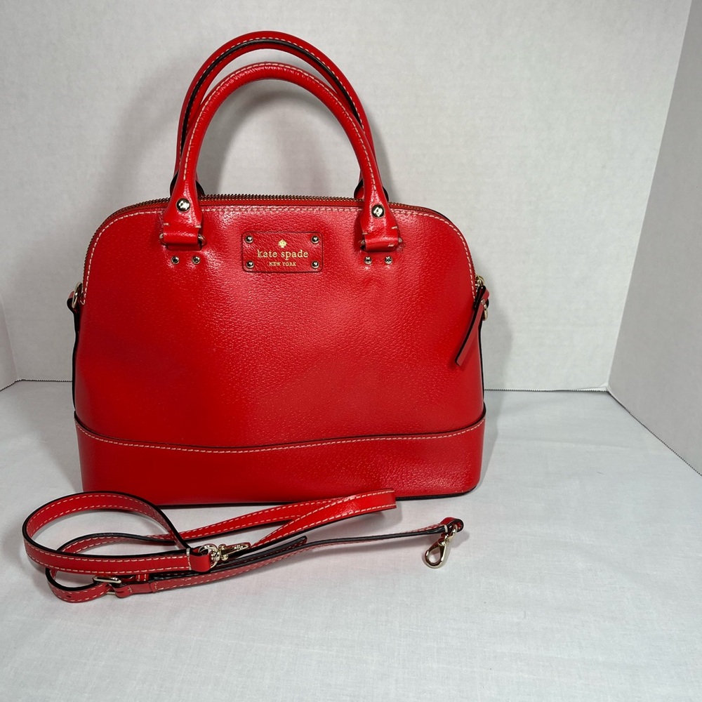 Kate Spade bag  with zipper top.  Excellent condition.